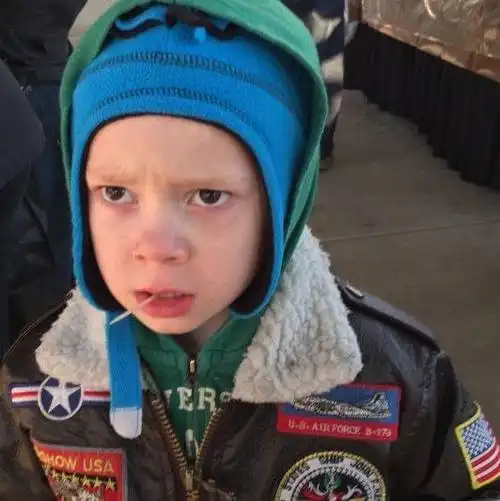 从小,他就是行走的表情包因为表情太戳心太好用,gavin在网上越来越火