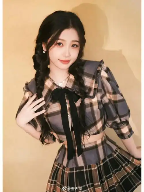 还选出四大网剧咖,其中就有赵露思,杨超越,虞书欣和鞠婧祎 ,主要是