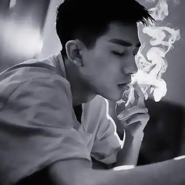 男生沉默忧伤图片头像没有你的日子