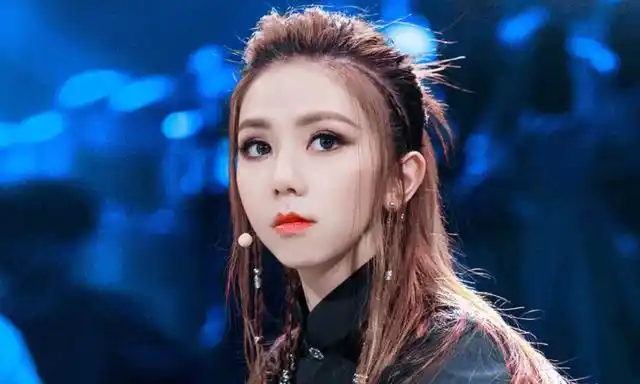 邓紫棋是哪国国籍