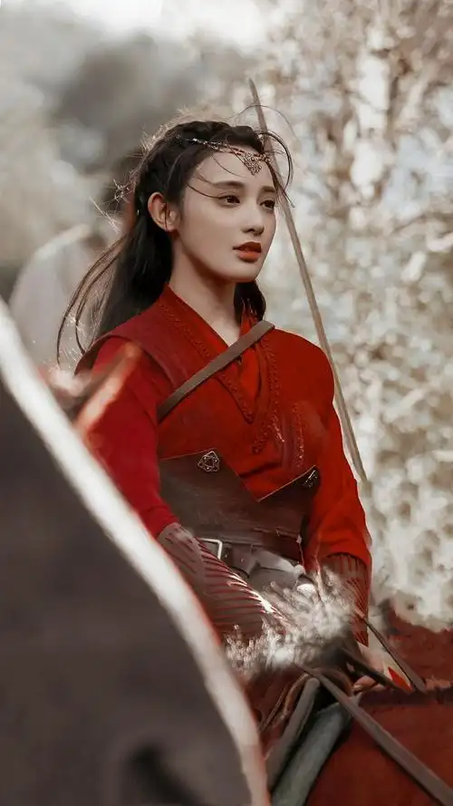 彭小苒穿红衣真的好看啊东宫君九龄有感