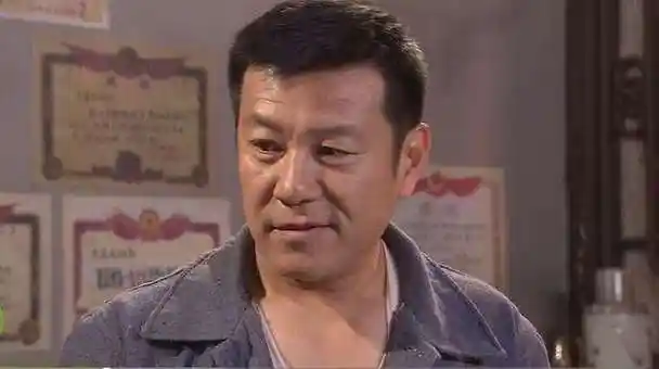 《二叔》电视剧中主角大哥尔志刚之死是怎么酿成的?