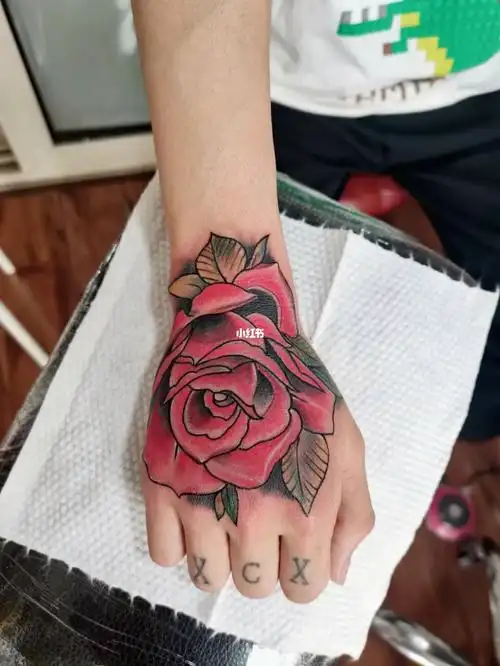 手背纹身