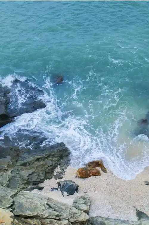 比青岛人少,景色吊打大连,这座被低估的海边城市,好玩