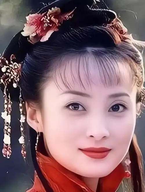 「蒋勤勤_小凤仙」像喝露水长大的仙女,人如其名,真的水灵!-度小视