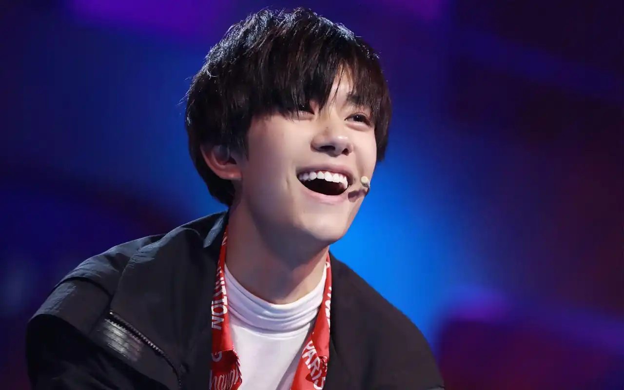 这就是街舞总决赛易烊千玺战队图片高清壁纸