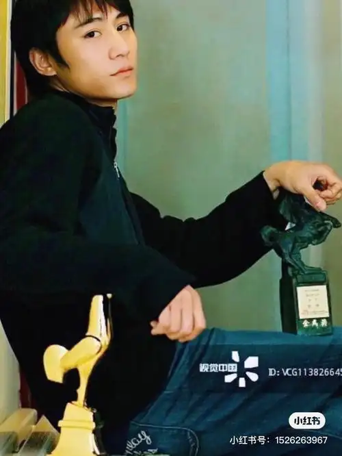 浅浅期待一下今晚发个糖96#军烨  #军烨文艺复兴  #刘烨  #年轻时期