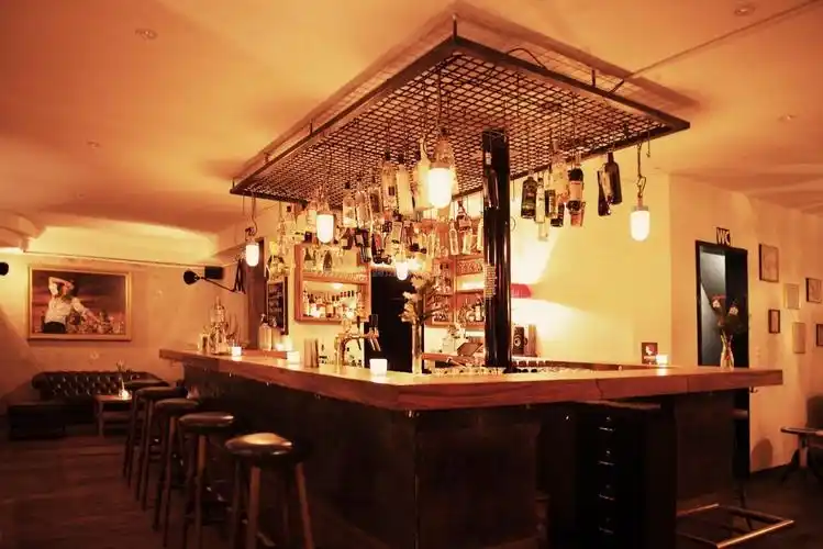 小型酒吧吧台装饰装修效果图