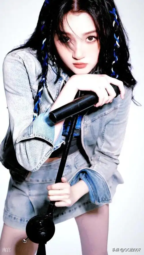 明星图片关晓彤