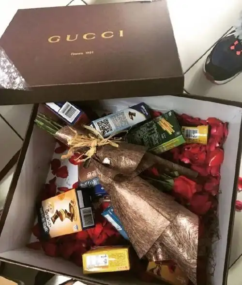 收到男朋友送的礼物,一打开我就哭了.网友:还是直接打钱吧