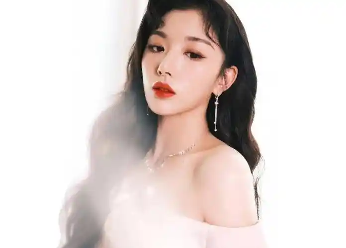 因此在很小的时候孔雪儿就开始了寄宿生活,她明白父母的不易在学校过