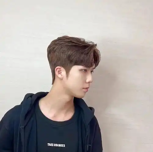 精致男生造型气垫烫,韩式发型中式风格根据脸型设计发型男生发型设计