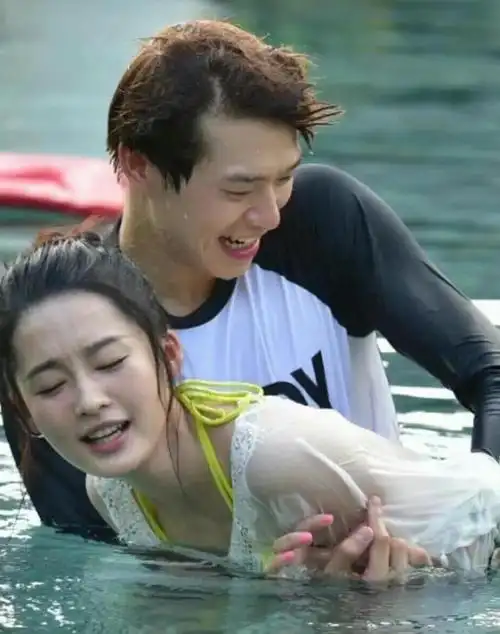 在这个以快节奏和现实主义为主导的时代,李沁和魏大勋给我们带来了一