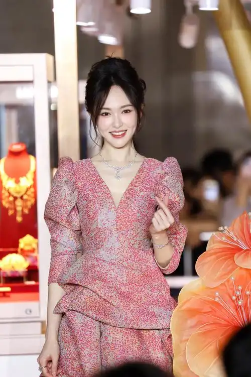 唐嫣活动生图##唐嫣六福珠宝全球代言人