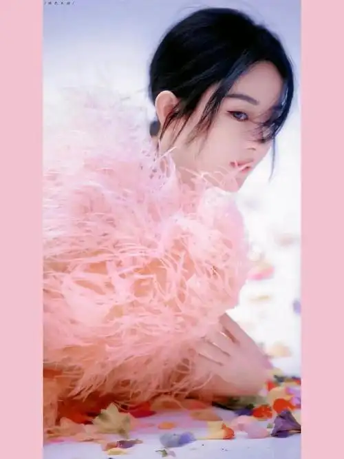 赵丽颖粉红梦幻写真