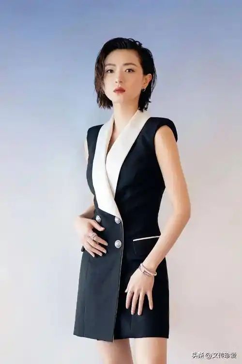 原创万茜才华横溢的影视歌多栖明星