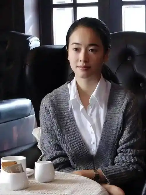 她是陈道明的绯闻女友,孙红雷的梦中情人,45岁了仍然娇嫩欲滴_左小青