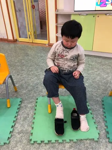 小海螺的穿脱鞋比赛