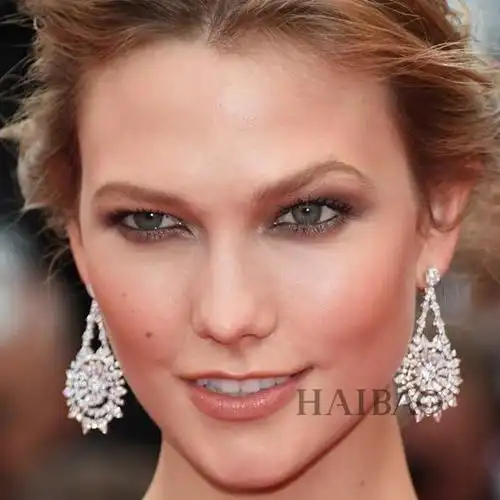 (jennifer lawrence)相对于能hold住各种眼妆的欧式大双眼皮,眼妆对于