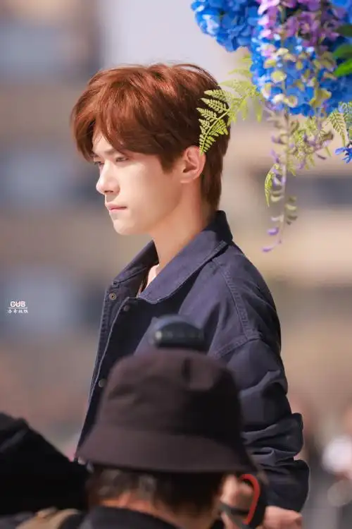 易烊千玺阿玛尼美妆全球品牌代言人##易烊千玺说小小的我今年上