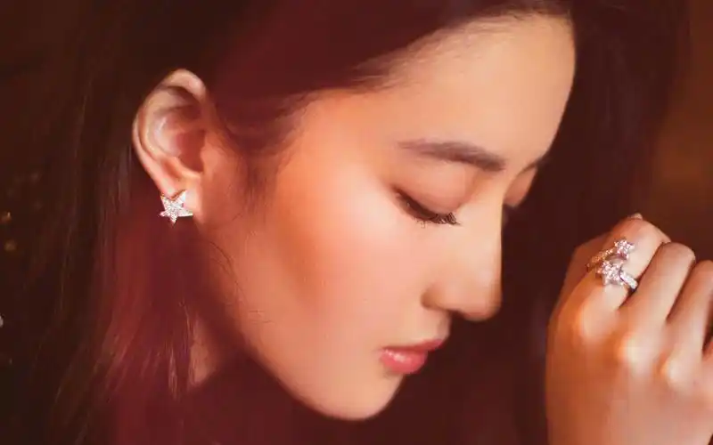 古典美女刘亦菲时尚高贵气质迷人写真