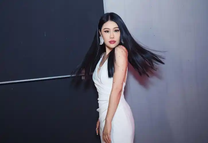 袁娅维身材火辣!