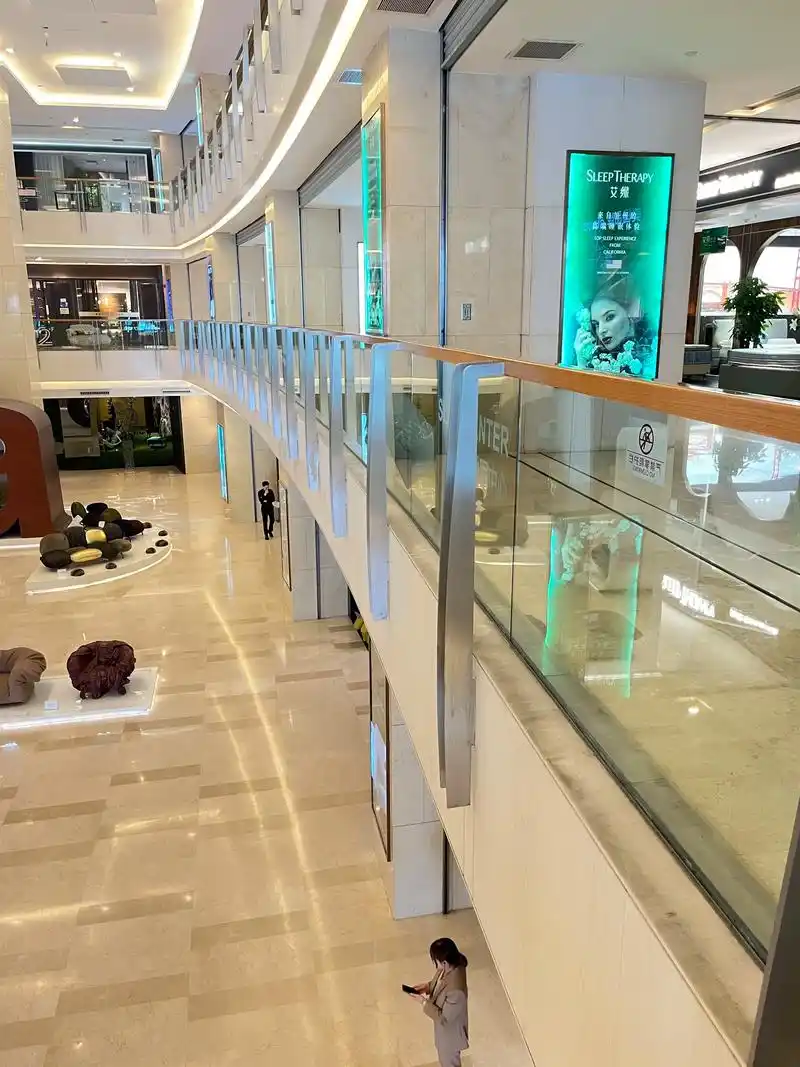 商场不锈钢玻璃护栏.