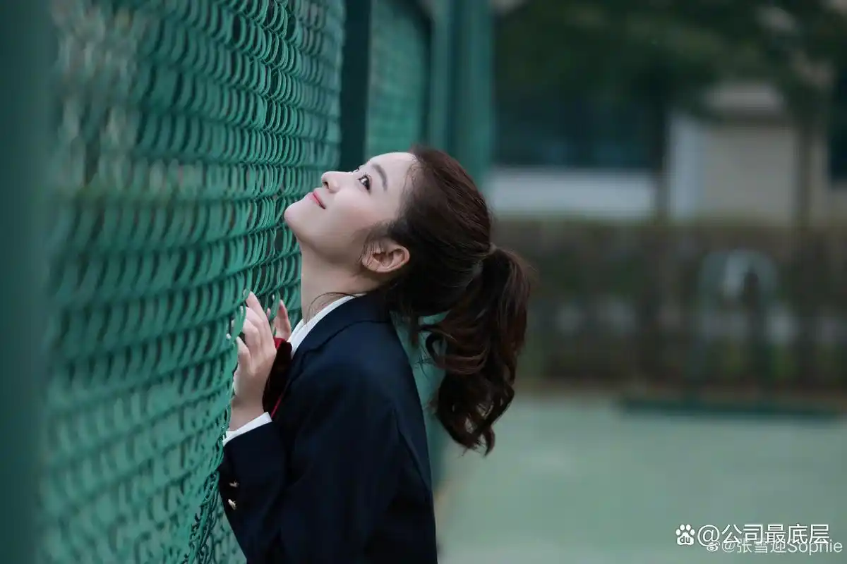 张雪迎校园风写真,青春气息满满