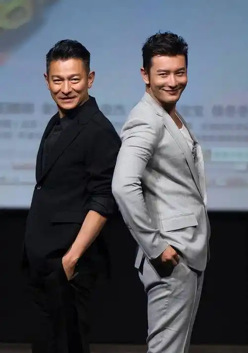 黄晓明与刘德华同框,对比才知道什么叫真正的帅气和"装帅"_风格_黑色