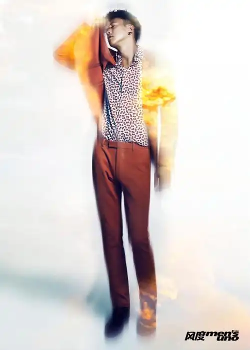 何润东帅气的全身照凸显好身材,高清图片,明星-回车图片