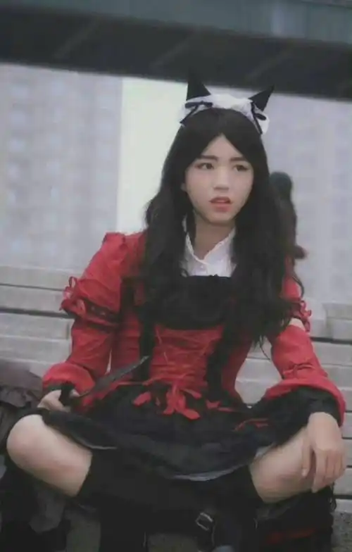 原创王俊凯女装造型曝光长卷发搭蓬裙身材好面容娇俏被误认为女星