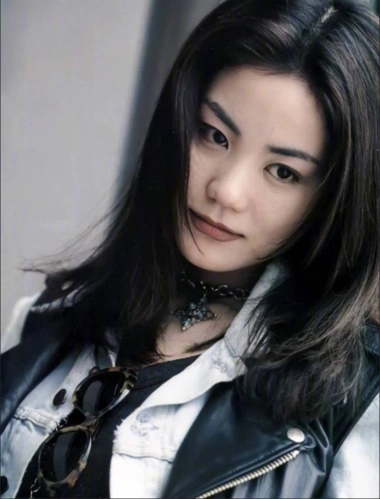 欣赏90年代的时尚指标王菲90年代时尚写真合集