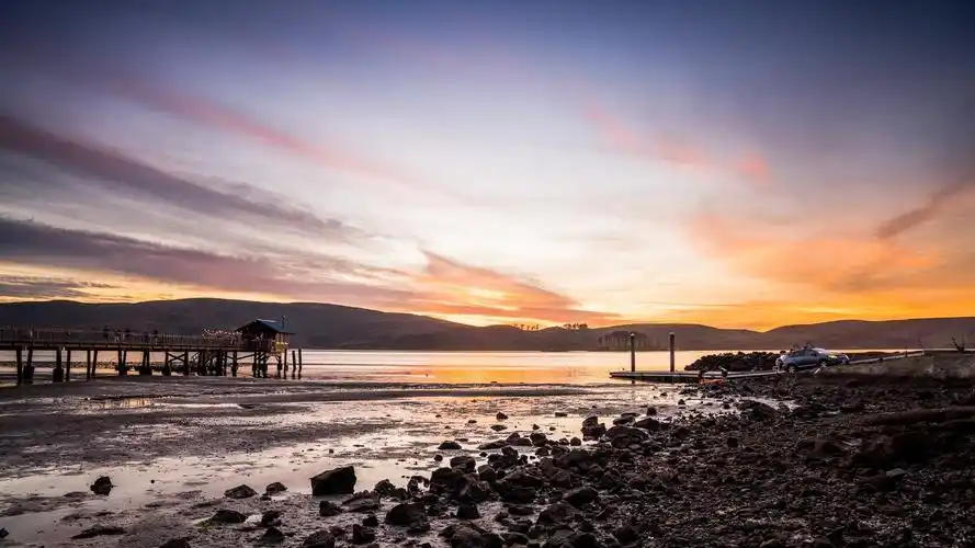 唯美浪漫海边夕阳西下照片