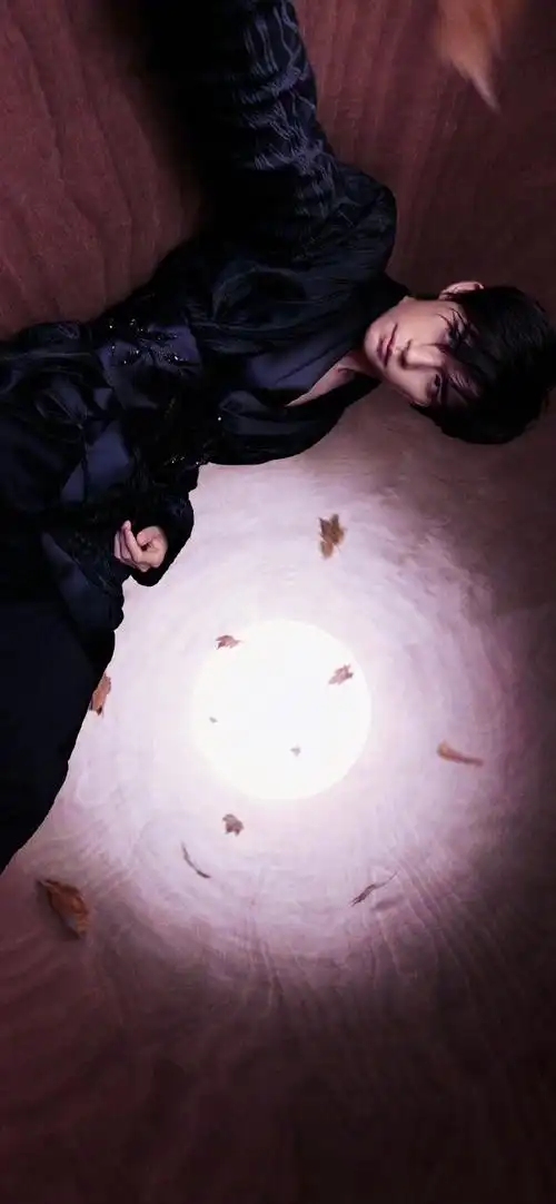 易烊千玺elle3月刊封面##易烊千玺学着和身体和平