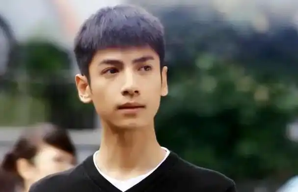 罗云熙新剧瘦到脱相台词有气无力身体状况令人担忧