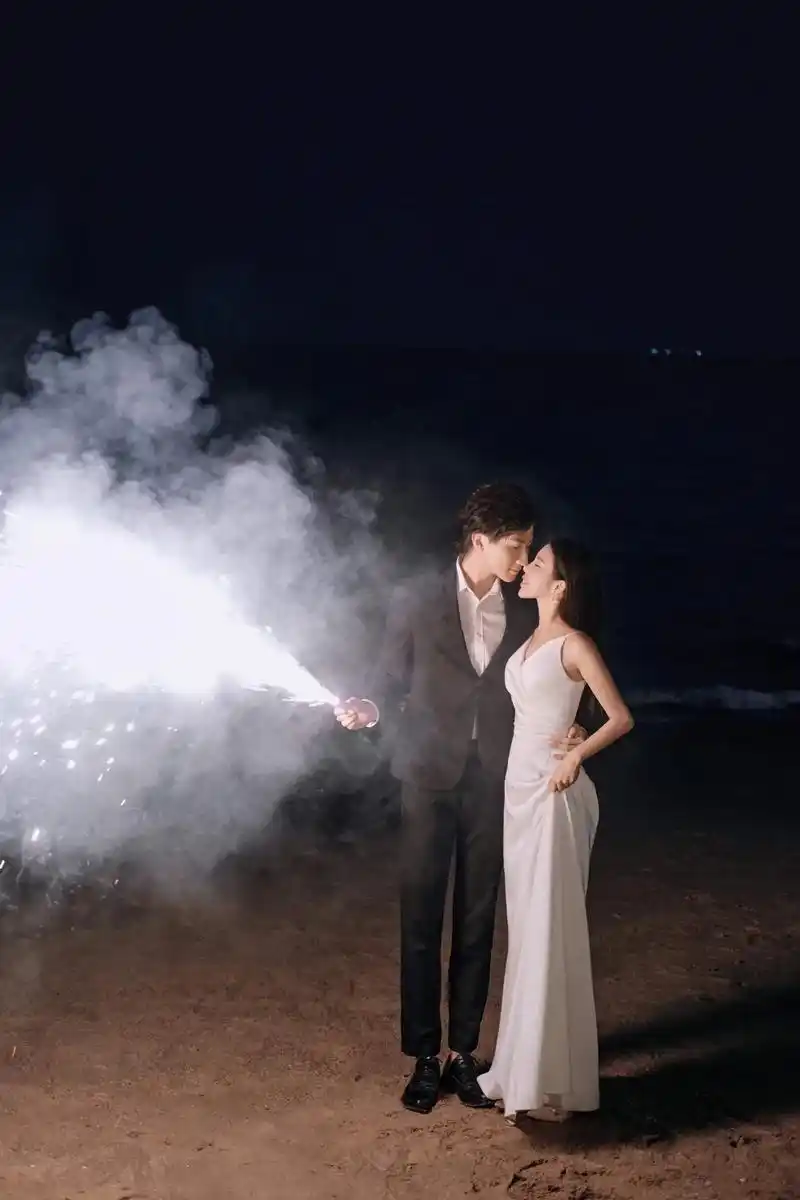 来#厦门 拍一套超美的#夜景婚纱照 满天星光皆星辰#厦门婚纱 - 抖音