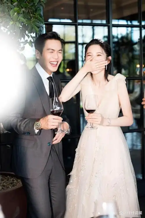 被这几对明星夫妻的爱意亮瞎眼了,你还相信爱情吗