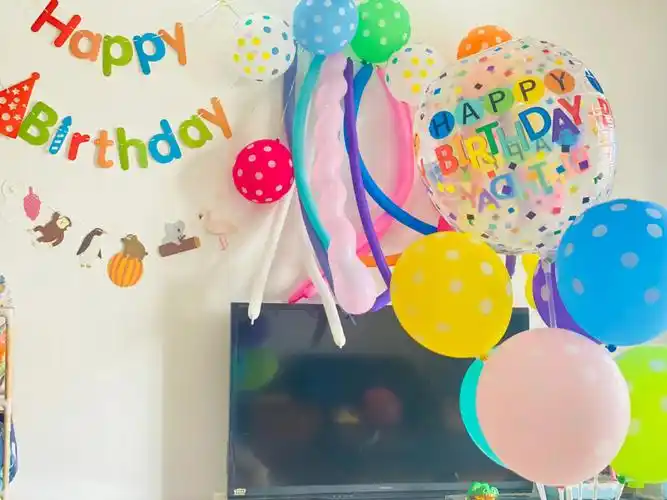 简单ins风生日布置