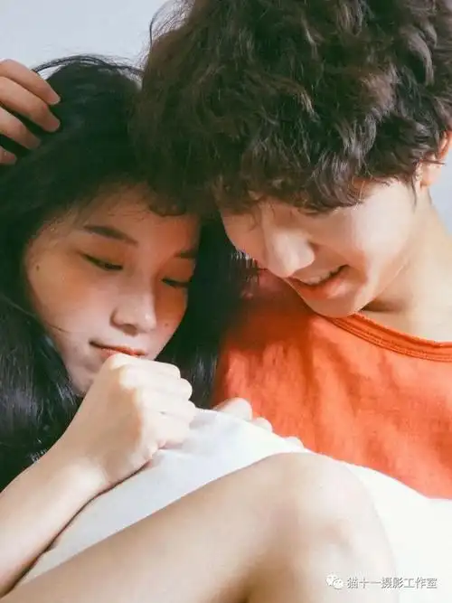 情侣的108般撒狗粮姿势拍到爽