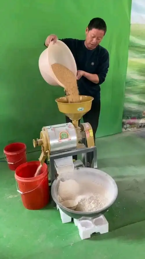 很适合家庭使用的磨面机!照明电就可以用带动!感兴趣的就给主播留言吧