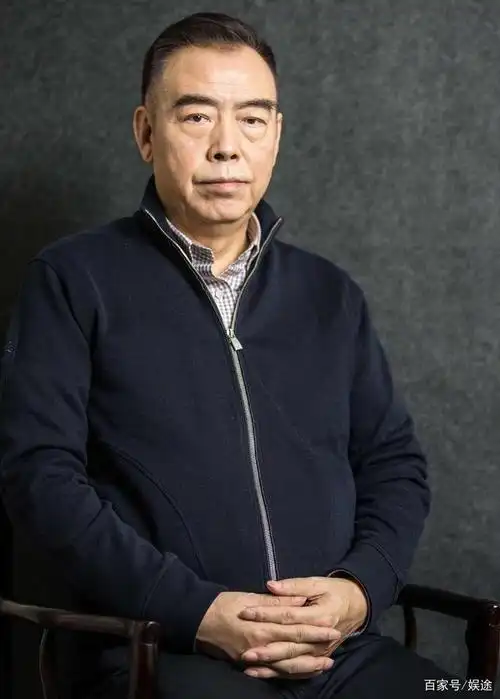 "新红楼"主角处境惨淡,被陈凯歌呵斥,配角却逆袭成最红女艺人