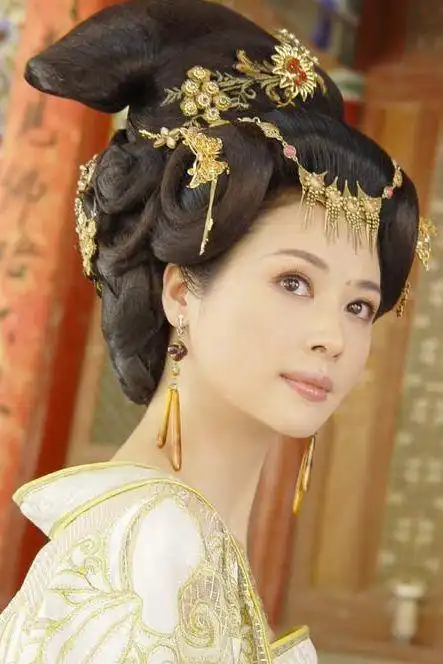 惊艳了时光的古装美人,邓英黎美娴蒋勤勤宁静黎姿何晴,谁最美