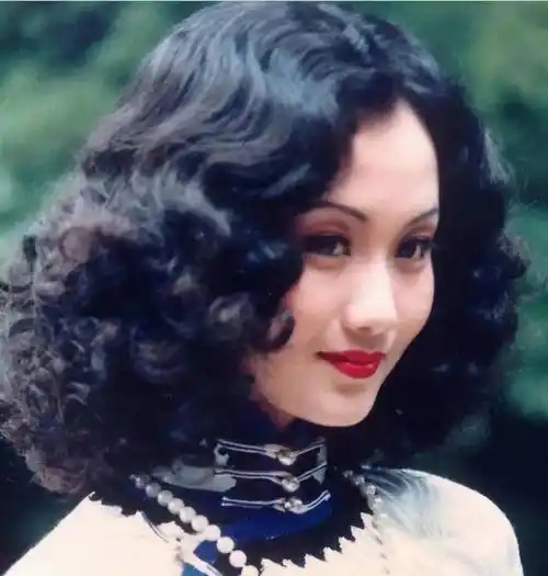 她是富太专业户,将女儿培养成奥运冠军,如今52岁气质不减当年_李颖