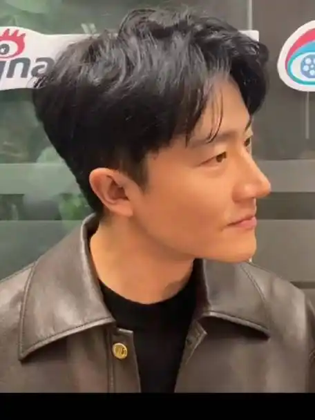 黄轩 品内娱名鼻01