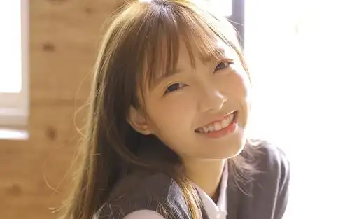 清纯少女学生装可爱迷人写真