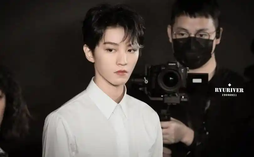 这几位告诉你什么是视觉盛宴_王俊凯_西装_肖战