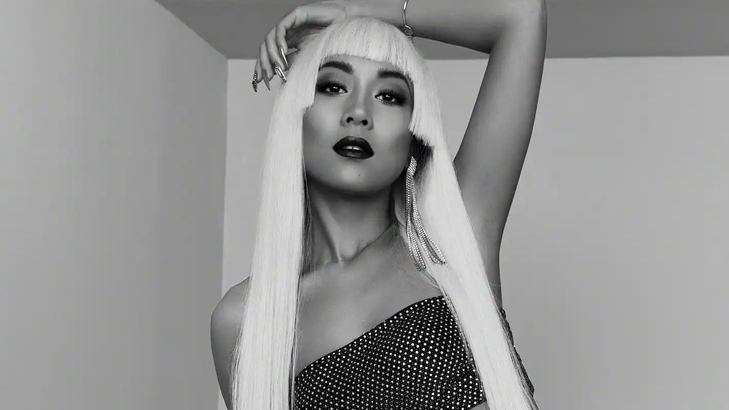 高清无水印,特立独行的美女歌手吉克隽逸桌面壁纸下载(16张)