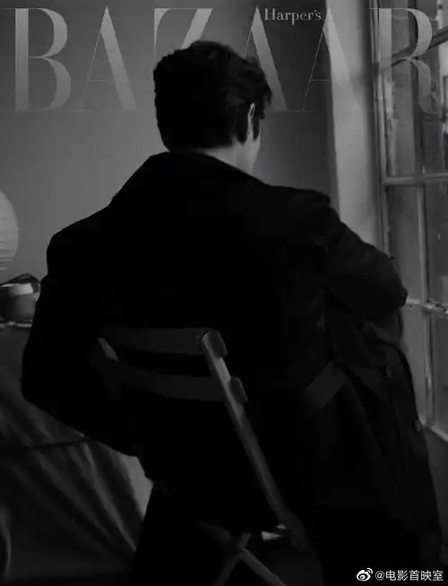 胡歌城市之上芭莎大片# "连背影都那么帅[可怜]