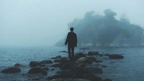 没有面包的爱情终究是分别的结局