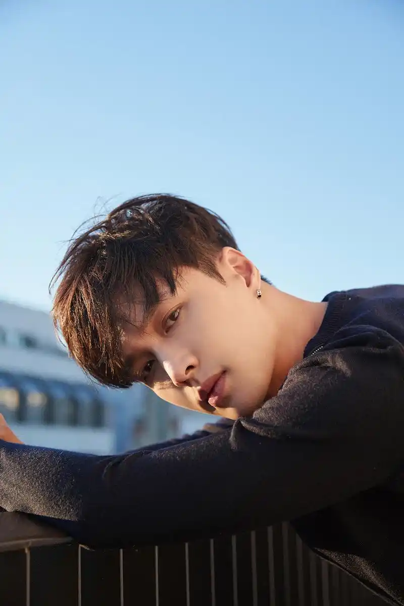 lay张艺兴美国出道专辑 billboard世界专辑榜连续两周拿下1位